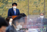 [포토] 업무보고 하는 안영배 한국관광공사 사장