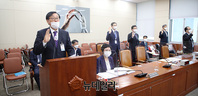 [포토] 과방위 국정감사 선서하는 증인들
