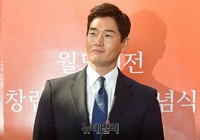 [포토] 유지태, 탄성 자아내는 멋진 수트핏