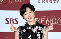 [포토] 봉태규와 부부호흡 맞추는 배우 윤주희