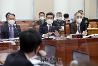 [포토] 답변하는 서욱 국방부 장관