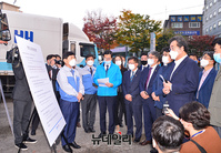 [포토] 택배기사 근로실태 점검나서 이낙연 대표