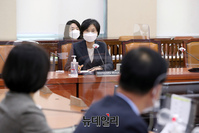 [포토] 답변하는 노정희 중앙선거관리위원 후보자