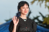 [포토] 공효진, 빛나는 공블리식 손인사