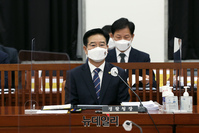 [포토] 국회 정보위 출석한 김창룡 경찰청장