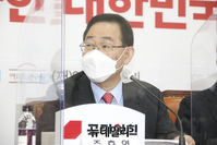 [포토] 플랫폼 노동자 토론회 참석한 주호영 원내대표