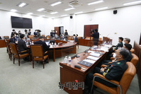 [포토] 국회 정보위, 국방정보본부·사이버작전사령부 국정감사