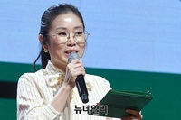 [포토] 박슬기 "박지훈 쇼케이스 MC 맡았어요"