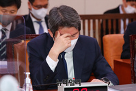 [포토] 피곤한 이인영 통일부 장관