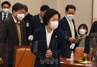 [포토] 입장하는 추미애 법무부 장관