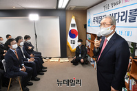 [포토]  '희망22' 개소식, 축사하는 김종인