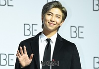[포토] 방탄소년단 RM "새 앨범으로 돌아왔어요"