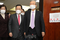 [포토] 입장하는 김종인·주호영