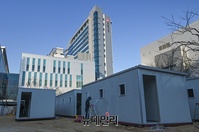 [포토] 서울 병상 가동률 82.6%…컨테이너 임시병상 설치