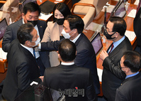 [포토] 주호영에 항의하는 정청래