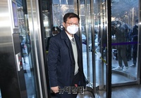 [포토] 윤석열 징계위 참석하는 신성식 대검 반부패강력부장