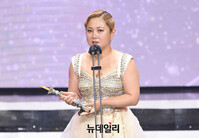 [포토] 개그우먼 박나래, 핫스타에 걸맞는 드레스 자태