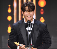 [포토] SBS 연예대상, 대상 거머쥔 김종국 "예능은 삶의 일부"