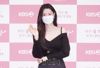 [포토] 권나라 '상큼한 손인사'