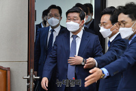 [포토] 인사청문회 출석하는 전해철 행정안전부 장관 후보자