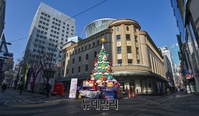 [포토] 크리스마스 앞두고 한산한 명동거리