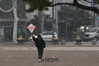 [포토] 전국 곳곳에 눈·비..오늘 밤부터 강추위 시작