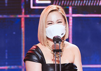 [포토] 박나래, MBC방송연예대상서 '올해의 예능인상' 수상
