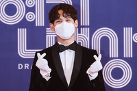 [포토] 배우 박기웅, 훈훈한 양손 하트