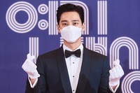 [포토] 안보현, 잘생긴 양손 하트