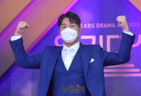 [포토] KBS연기대상, 넘치는힘 배우 안길강