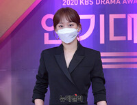 [포토] KBS연기대상, 모델 기럭지 돋보이는 진기주