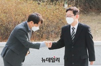 [포토] 청문회 준비 사무실로 출근하는 박범계 법무부장관 후보