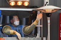 [포토] 연이은 한파에 임시선별검사소 7일부터 10일까지 단축 운영