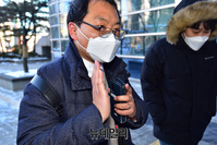 [포토] 공수처장 집행정지 심문에 출석하는 권오현 변호사