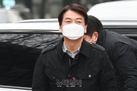 [포토] 선별검사소 의료봉사활동 나선 안철수 국민의당 대표