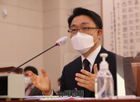 [포토] 질문에 답하는 김진욱 공수처장 후보자