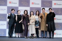 [포토] 화이팅 외치는 '결혼작사 이혼작곡' 출연진