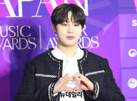 [포토] ‘2020 APAN 뮤직 어워즈’ 하성운, 비주얼 천재