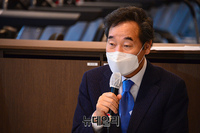 [포토] 체육계 간담회 참석한 이낙연 대표