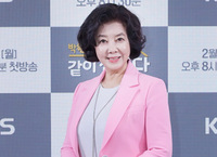 [포토] 배우 김영란 "오늘 저녁에 만나요"