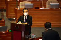 [포토] 답변하는 정세균 국무총리