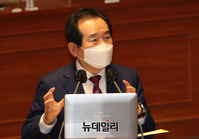 [포토] 답변하는 정세균 국무총리