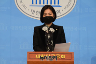 [포토] 형사소송법 개정안 발의하는 허은아 국민의힘 의원