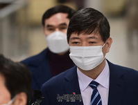 [포토] 공직선거법 위반 혐의, 김홍걸 의원 선고 공판 출석