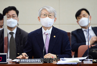 [포토] 질문에 답하는 최기영 장관