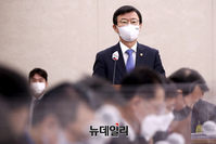 [포토] 업무보고 하는 문성혁 해양수산부 장관