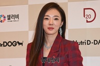 [포토] 김태희 "대한민국을 빛낸 10인 시상식 왔어요"