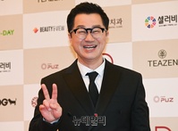 [포토] 해맑게 포즈 취하는 개그맨 지상렬