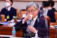 [포토] 회의 시작 기다리는 최재형 감사원장