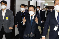 [포토] 이동하는 박범계 법무부 장관